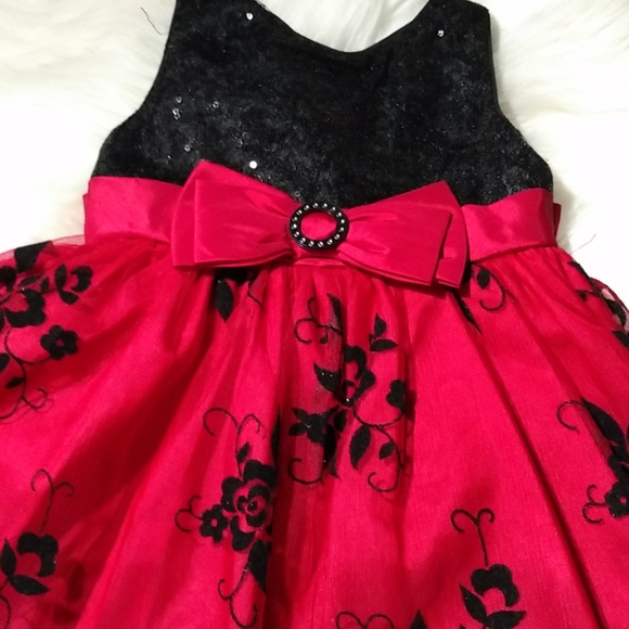 Girls dresses 3T and 4T - Picture 8 of 8